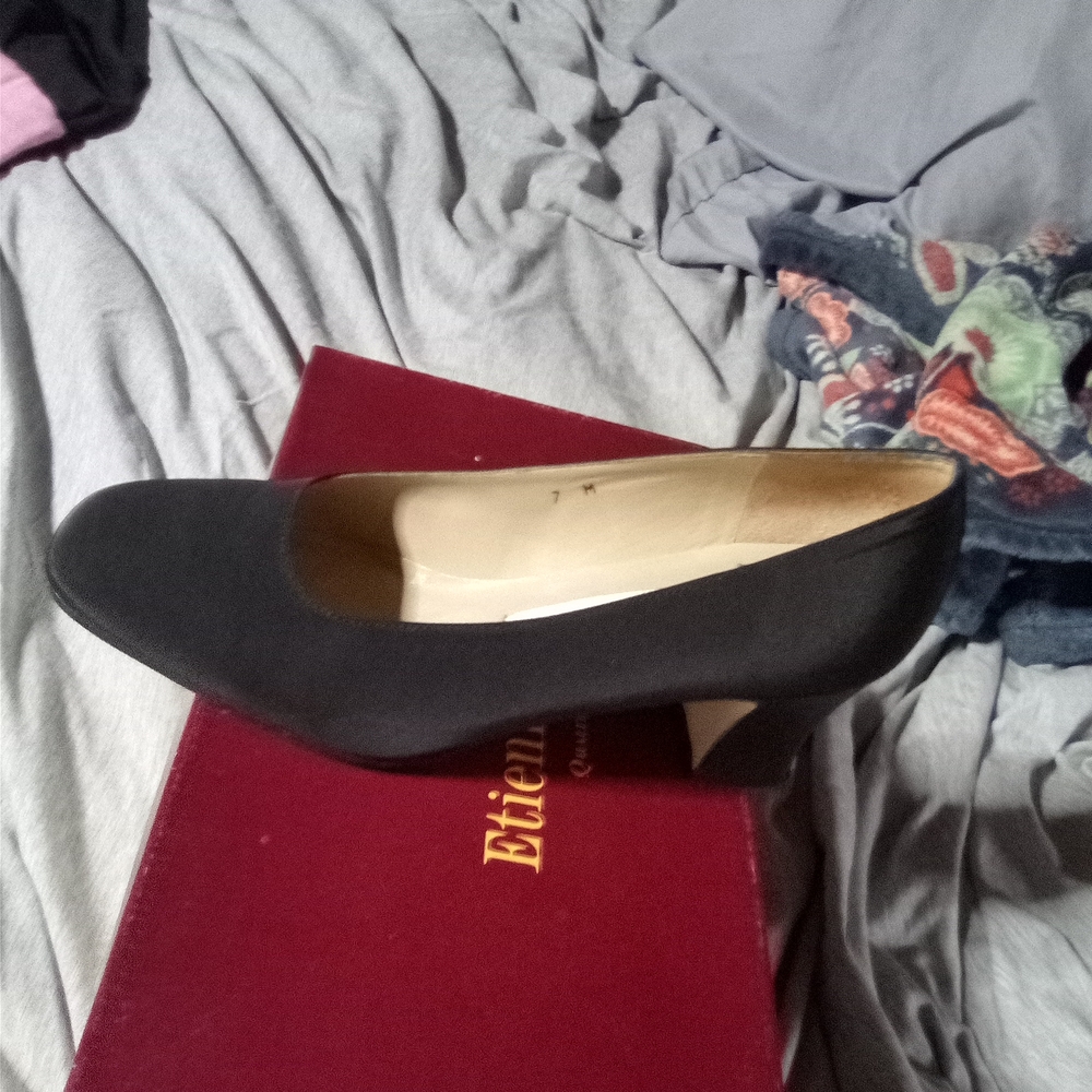 Etienne Aigner Black Heels Classic Design